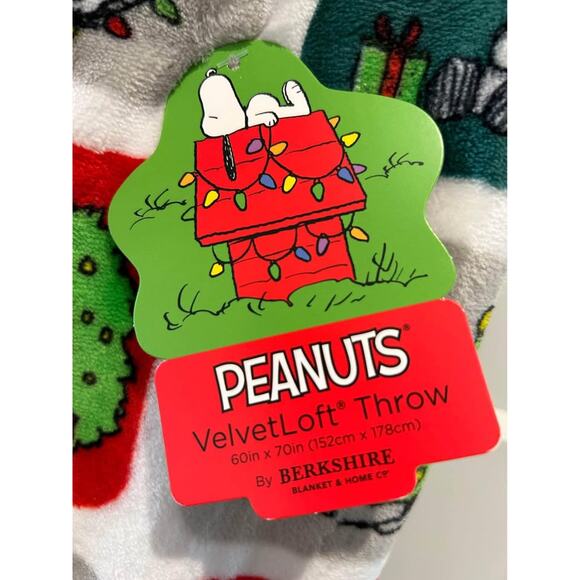 Peanuts Snoopy Throw / Blanket - Squares of Joy - BRAND NEW - Picture 9 of 9